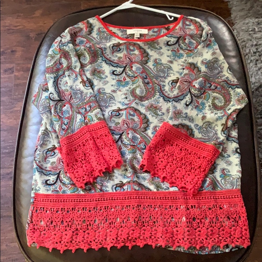 Blouse with crochet bottom of sleeves and blouse